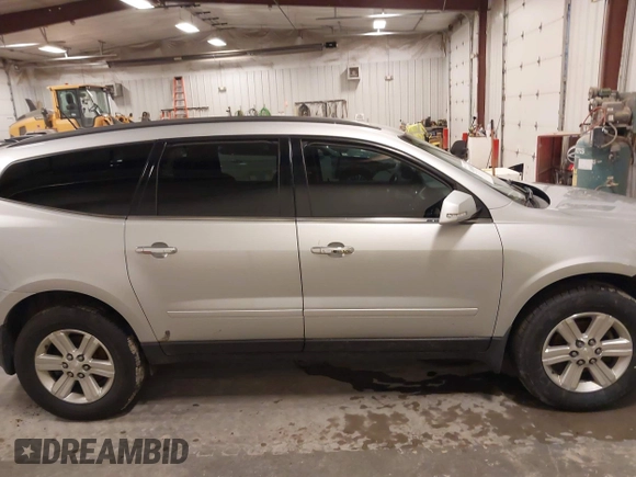 2014 Chevrolet Traverse LT with VIN 1GNKRGKD9EJ149541, listed as a IAAI auction lot 41945942 with 186,531 mi miles. Bid and sale history available at carsss.com. Image 13.