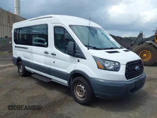 2017 Ford Transit z VIN 1FTYR2CM9HKA02106, wystawiony jako IAAI lot #42514311 z przebiegiem 71 546 mil mil oraz . Historia ofert i sprzedaży dostępna na DreamBid. Obrazek 1.