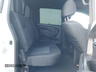 2019 Nissan Titan Pro-4X z VIN 1N6AA1E52KN534356, wystawiony jako IAAI lot #41998653 z przebiegiem 95 052 mil mil oraz . Historia ofert i sprzedaży dostępna na DreamBid. Obrazek 8.