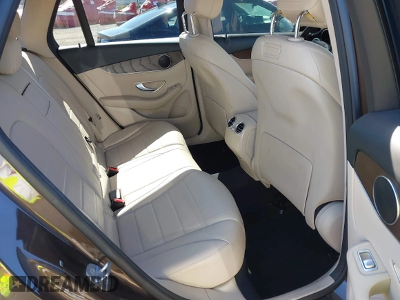 2018 Mercedes-Benz GLC 300 z VIN WDC0G4JB8JV105614, wystawiony jako IAAI lot #42521942 z przebiegiem 95 745 mil mil oraz . Historia ofert i sprzedaży dostępna na DreamBid. Obrazek 8.