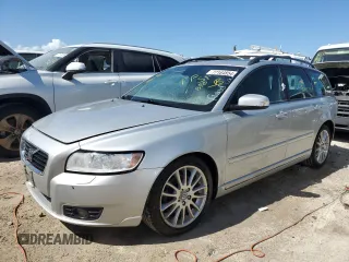 2010 Volvo V50 with VIN YV1382MWXA2528483, listed as a Copart auction lot 77164854 with 0 mi miles and Non Repairable. Bid and sale history available at carsss.com. Image 1.