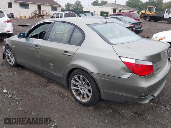 2004 BMW 5 Series 525i with VIN WBANA53544B854424, listed as a IAAI auction lot 40437905 with 999,999 mi miles. Bid and sale history available at carsss.com. Image 3.