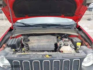 2016 Jeep Renegade Latitude with VIN ZACCJBBT8GPE37813, listed as a IAAI auction lot 41983514 with 83,224 mi miles. Bid and sale history available at carsss.com. Image 10.