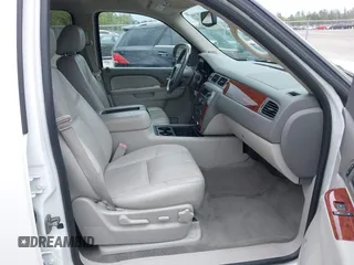 2014 Chevrolet Suburban LT with VIN 1GNSCJE06ER231476, listed as a IAAI auction lot 41768616 with 88,581 mi miles. Bid and sale history available at carsss.com. Image 5.