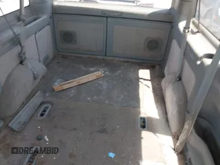 2002 Chevrolet Astro z VIN 1GNDM19X52B109192, wystawiony jako IAAI lot #42033937 z przebiegiem 133 041 mil mil oraz . Historia ofert i sprzedaży dostępna na DreamBid. Obrazek 14.