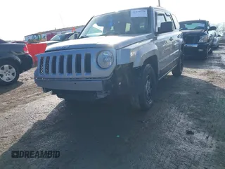 2016 Jeep Patriot Sport z VIN 1C4NJPBB0GD801752, wystawiony jako IAAI lot #41448570 z przebiegiem 108 859 mil mil oraz . Historia ofert i sprzedaży dostępna na DreamBid. Obrazek 17.