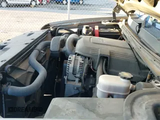 2007 Chevrolet Silverado 1500 1LT z VIN 3GCEK13C37G512465, wystawiony jako IAAI lot #40457050 z przebiegiem 132 420 mil mil oraz . Historia ofert i sprzedaży dostępna na DreamBid. Obrazek 19.