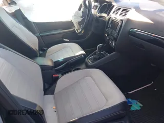 2015 Volkswagen Jetta SE z VIN 3VWD17AJ9FM415626, wystawiony jako IAAI lot #41309967 z przebiegiem 96 681 mil mil oraz . Historia ofert i sprzedaży dostępna na DreamBid. Obrazek 5.