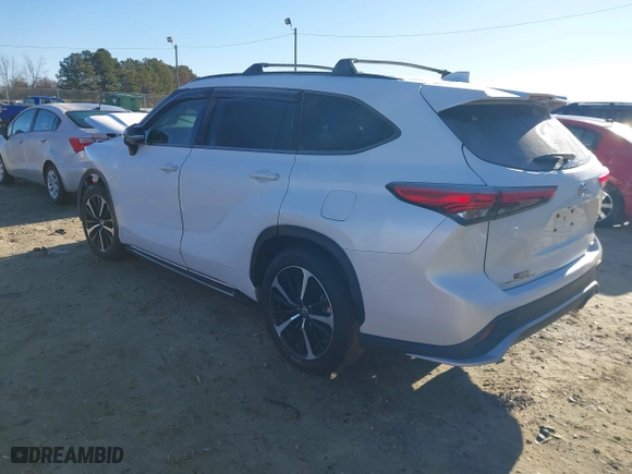 2022 Toyota Highlander XSE with VIN 5TDLZRAH5NS113040, listed as a IAAI auction lot 41231158 with 94,048 mi miles. Bid and sale history available at carsss.com. Image 3.