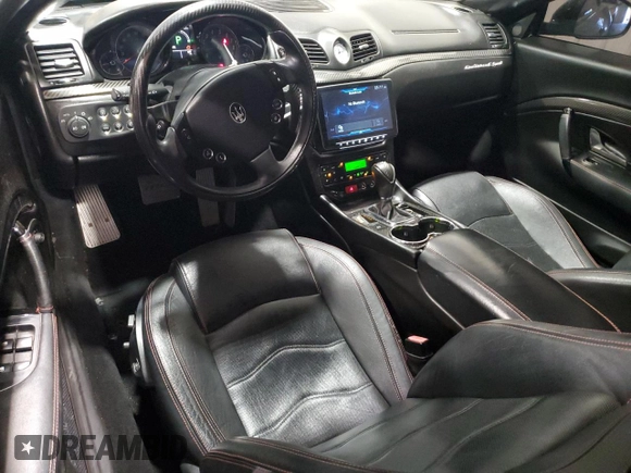 2012 Maserati GranTurismo Sport z VIN ZAM45MMA7C0062010, wystawiony jako Copart lot #59426994 z przebiegiem 49 936 mil mil oraz Szkoda całkowita • Salvage title. Historia ofert i sprzedaży dostępna na DreamBid. Obrazek 8.