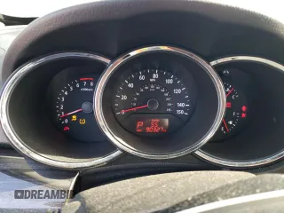 2013 Kia Sorento LX z VIN 5XYKT3A69DG419372, wystawiony jako Copart lot #55088725 z przebiegiem 90 327 mil mil oraz Szkoda całkowita • Salvage title. Historia ofert i sprzedaży dostępna na DreamBid. Obrazek 9.