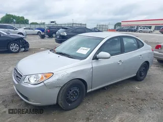 2009 Hyundai Elantra SE z VIN KMHDU46DX9U588613, wystawiony jako IAAI lot #42382685 z przebiegiem 213 577 mil mil oraz . Historia ofert i sprzedaży dostępna na DreamBid. Obrazek 2.