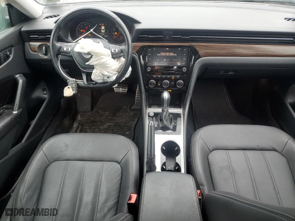 2020 Volkswagen Passat 2.0T SEL with VIN 1VWCA7A31LC021306, listed as a Copart auction lot 44201725 with 34,006 mi miles and Salvage Title. Bid and sale history available at carsss.com. Image 8.