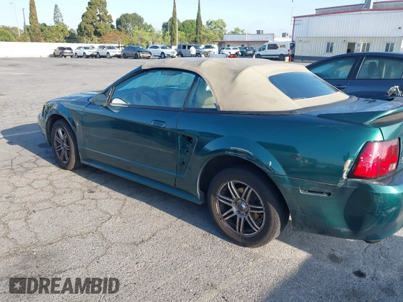 2000 Ford Mustang with VIN 1FAFP444XYF207441, listed as a IAAI auction lot 42120700 with 119,335 mi miles. Bid and sale history available at carsss.com. Image 6.