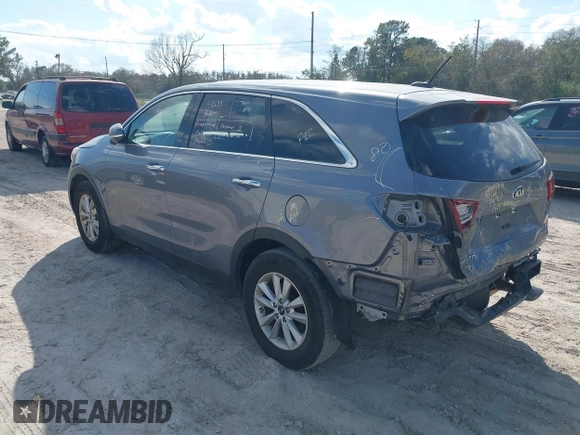 2020 Kia Sorento LX with VIN 5XYPG4A35LG699327, listed as a IAAI auction lot 41526707 with 94,517 mi miles. Bid and sale history available at carsss.com. Image 3.