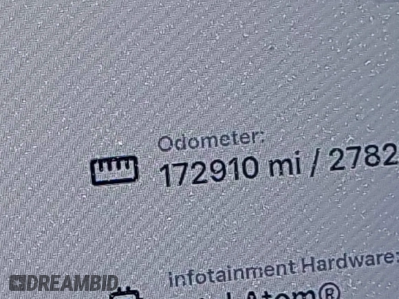 2017 Tesla Model S 100D z VIN 5YJSA1E28HF199074, wystawiony jako IAAI lot #42449671 z przebiegiem 172 910 mil mil oraz . Historia ofert i sprzedaży dostępna na DreamBid. Obrazek 15.