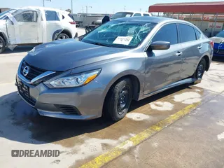2018 Nissan Altima 2.5 SR with VIN 1N4AL3AP4JC117501, listed as a IAAI auction lot 41691369 with 92,136 mi miles. Bid and sale history available at carsss.com. Image 2.