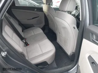 2016 Hyundai Tucson SE with VIN KM8J3CA47GU128085, listed as a IAAI auction lot 41109798 with 156,861 mi miles. Bid and sale history available at carsss.com. Image 8.