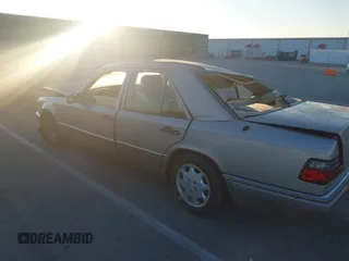 1994 Mercedes-Benz 400 with VIN WDBEA34E4RC015119, listed as a IAAI auction lot 40933590 with 77,554 mi miles. Bid and sale history available at carsss.com. Image 14.