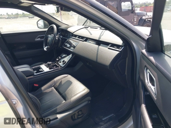 2020 Land Rover Range Rover Velar S z VIN SALYB2EXXLA255258, wystawiony jako IAAI lot #41823002 z przebiegiem 66 527 mil mil oraz . Historia ofert i sprzedaży dostępna na DreamBid. Obrazek 5.