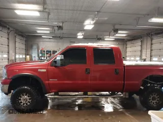 2002 Ford Super Duty F-250 XL with VIN 1FTNW21F52EB32227, listed as a IAAI auction lot 41589142 with 204,441 mi miles. Bid and sale history available at carsss.com. Image 14.