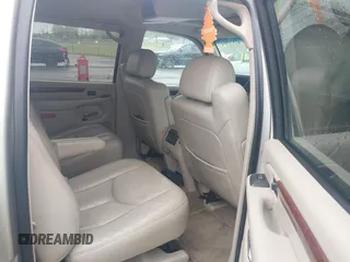 2005 Cadillac Escalade ESV z VIN 3GYFK66NX5G147854, wystawiony jako IAAI lot #42375952 z przebiegiem Nie podano mil oraz . Historia ofert i sprzedaży dostępna na DreamBid. Obrazek 8.