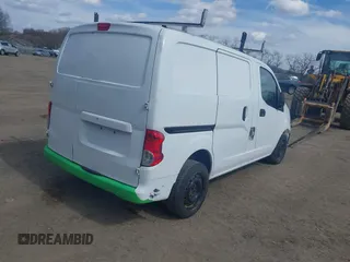 2016 Nissan NV200 S z VIN 3N6CM0KN3GK695049, wystawiony jako IAAI lot #41785058 z przebiegiem 153 389 mil mil oraz . Historia ofert i sprzedaży dostępna na DreamBid. Obrazek 4.