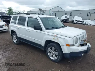 2012 Jeep Patriot Limited z VIN 1C4NJRCBXCD588619, wystawiony jako IAAI lot #42258542 z przebiegiem 162 604 mil mil oraz . Historia ofert i sprzedaży dostępna na DreamBid. Obrazek 1.