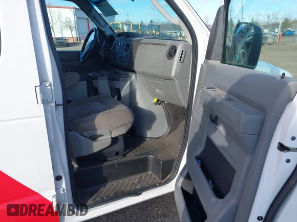 2009 Ford Econoline Cargo with VIN 1FTNE24L79DA86615, listed as a IAAI auction lot 41969289 with 158,267 mi miles and . Bid and sale history available at DreamBid. Image 5.