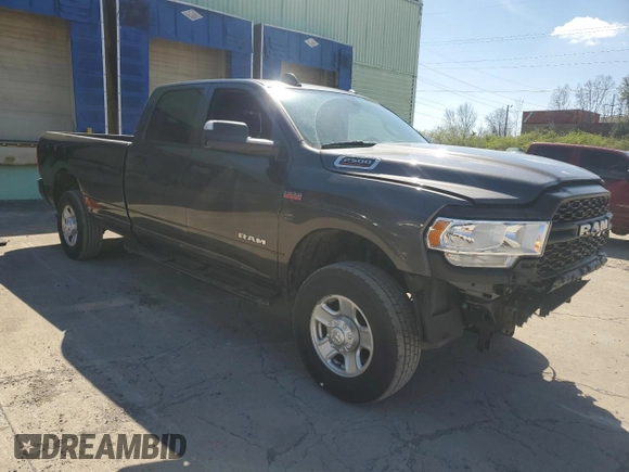 2022 Ram 2500 Tradesman with VIN 3C6UR5HJXNG157305, listed as a Copart auction lot 52484455 with 35,973 mi miles and Salvage title. Bid and sale history available at DreamBid. Image 4.