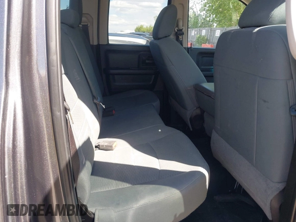 2018 Ram 1500 Express z VIN 1C6RR7FG2JS285033, wystawiony jako IAAI lot #42278751 z przebiegiem 203 340 mil mil oraz . Historia ofert i sprzedaży dostępna na DreamBid. Obrazek 8.