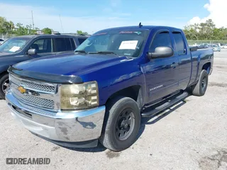 2013 Chevrolet Silverado 1500 LT with VIN 1GCRCSE05DZ104746, listed as a IAAI auction lot 41937647 with 193,426 mi miles. Bid and sale history available at carsss.com. Image 6.
