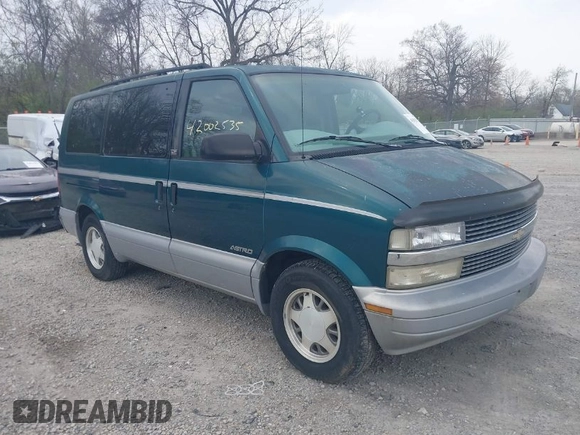 1997 Chevrolet Astro with VIN 1GNDM19W9VB205001, listed as a IAAI auction lot 42002535 with 136,734 mi miles. Bid and sale history available at carsss.com. Image 1.