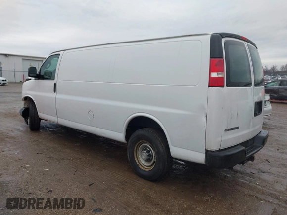 2017 Chevrolet Express Cargo Van with VIN 1GCZGHFG6H1292104, listed as a IAAI auction lot 41662902 with 272,436 mi miles. Bid and sale history available at carsss.com. Image 3.
