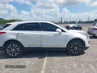 2017 Cadillac XT5 Premium Luxury FWD z VIN 1GYKNCRS5HZ230621, wystawiony jako IAAI lot #42123597 z przebiegiem 88 268 mil mil oraz . Historia ofert i sprzedaży dostępna na DreamBid. Obrazek 14.