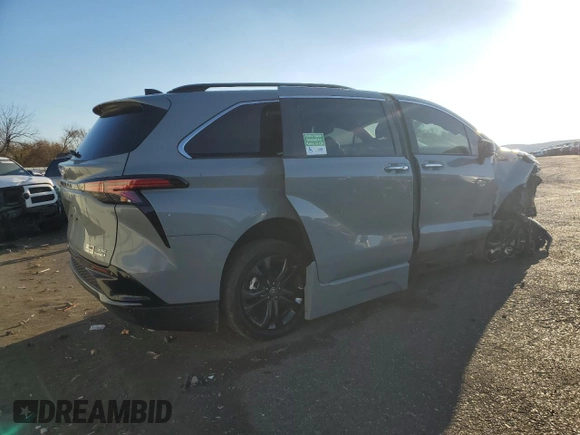 2024 Toyota Sienna XSE with VIN 5TDDRKEC0RS190866, listed as a Copart auction lot 79953074 with 1,934 mi miles and Salvage Title. Bid and sale history available at carsss.com. Image 3.