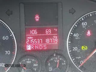2009 Volkswagen Jetta SE с VIN 3VWRZ71KX9M128808, выставлен на аукционе IAAI как лот 42378792 с пробегом 215 537 миль миль и . История ставок и продаж доступна на DreamBid. Изображение 15.