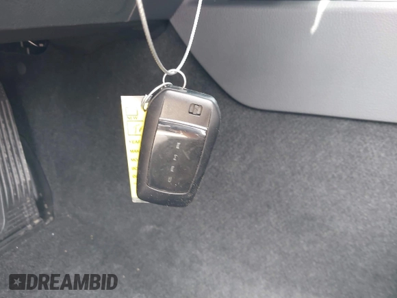 2025 Toyota Camry LE z VIN 4T1DBADK7SU012621, wystawiony jako IAAI lot #42034225 z przebiegiem 351 mil mil oraz . Historia ofert i sprzedaży dostępna na DreamBid. Obrazek 11.