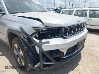 2024 Jeep Grand Cherokee with VIN 1C4RJYB68R8516819, listed as a IAAI auction lot 42582803 with 32,933 mi miles and . Bid and sale history available at DreamBid. Image 6.