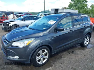 2016 Ford Escape SE z VIN 1FMCU9GX8GUA79697, wystawiony jako IAAI lot #42199779 z przebiegiem 131 826 mil mil oraz . Historia ofert i sprzedaży dostępna na DreamBid. Obrazek 2.