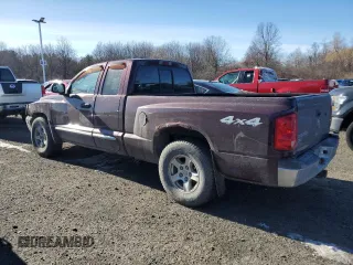 2005 Dodge Dakota z VIN 1D7HW52N95S136829, wystawiony jako Copart lot #43948385 z przebiegiem 64 411 mil mil oraz Czysty tytuł • Clean title. Historia ofert i sprzedaży dostępna na DreamBid. Obrazek 2.