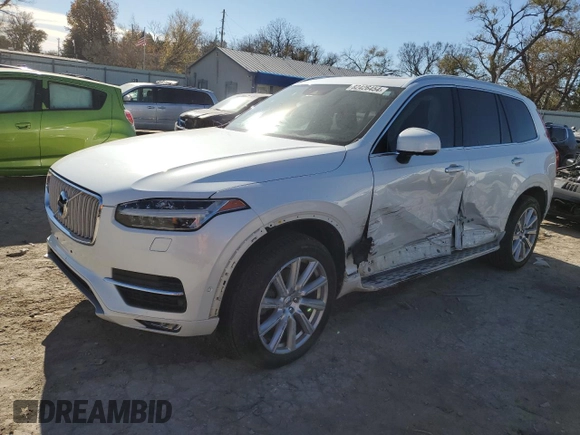 2016 Volvo XC90 T6 Inscription with VIN YV4A22PL6G1052695, listed as a Copart auction lot 82426454 with 0 mi miles and Salvage Title. Bid and sale history available at carsss.com. Image 1.