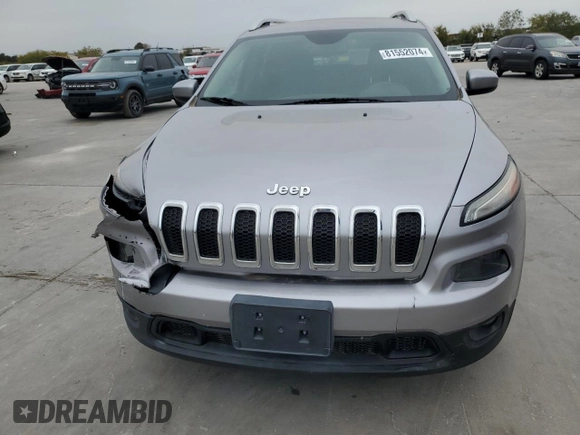2018 Jeep Cherokee Latitude Plus with VIN 1C4PJLLB7JD605475, listed as a Copart auction lot 81552074 with 43,026 mi miles and Salvage title. Bid and sale history available at DreamBid. Image 5.