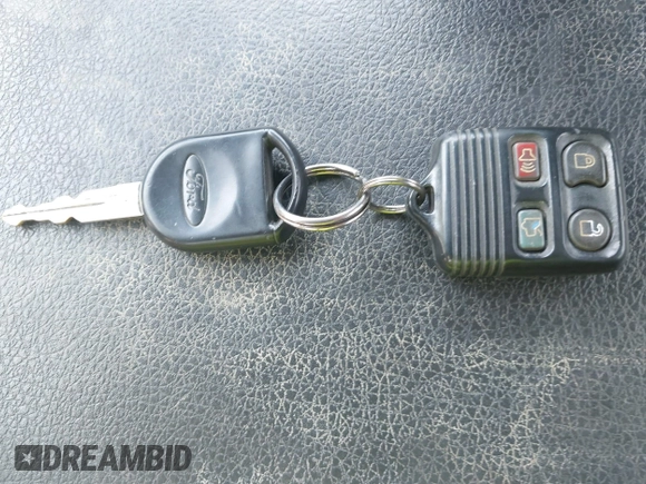 2006 Ford Mustang GT Deluxe с VIN 1ZVFT82H065176946, выставлен на аукционе IAAI как лот 42472942 с пробегом 157 711 миль миль и . История ставок и продаж доступна на DreamBid. Изображение 11.