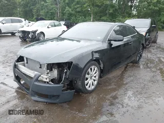 2010 Audi A5 Premium Plus z VIN WAULFAFR6AA002531, wystawiony jako IAAI lot #42326660 z przebiegiem Nie podano mil oraz . Historia ofert i sprzedaży dostępna na DreamBid. Obrazek 2.