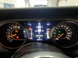 2023 Jeep Gladiator Overland с VIN 1C6HJTFG3PL564098, выставлен на аукционе Copart как лот 51505785 с пробегом 44 137 миль миль и Чистый • Clean title. История ставок и продаж доступна на DreamBid. Изображение 9.