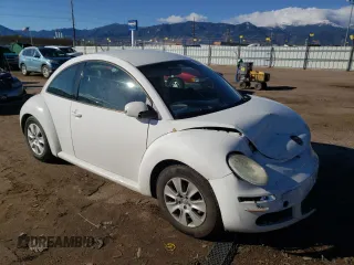 2010 Volkswagen New Beetle Coupe with VIN 3VWPW3AG7AM012961, listed as a Copart auction lot 76802104 with 138,949 mi miles and Salvage Title. Bid and sale history available at carsss.com. Image 4.