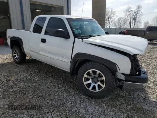 2005 Chevrolet Silverado 1500 with VIN 1GCEK19V45E270119, listed as a Copart auction lot 49972004 with 0 mi miles and Salvage Title. Bid and sale history available at carsss.com. Image 4.