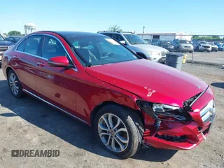 2018 Mercedes-Benz C 300 с VIN 55SWF4KB8JU245886, выставлен на аукционе IAAI как лот 42286565 с пробегом 88 966 миль миль и . История ставок и продаж доступна на DreamBid. Изображение 1.