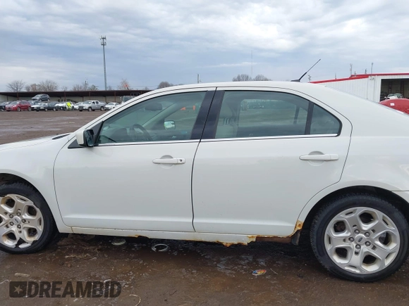 2011 Ford Fusion SE with VIN 3FAHP0HGXBR171931, listed as a IAAI auction lot 41891621 with 183,766 mi miles. Bid and sale history available at carsss.com. Image 14.